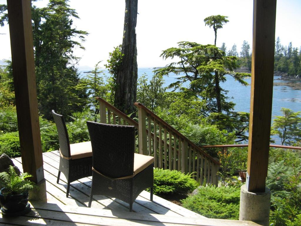 Reef Point Oceanfront Bed And Breakfast Ucluelet Room photo