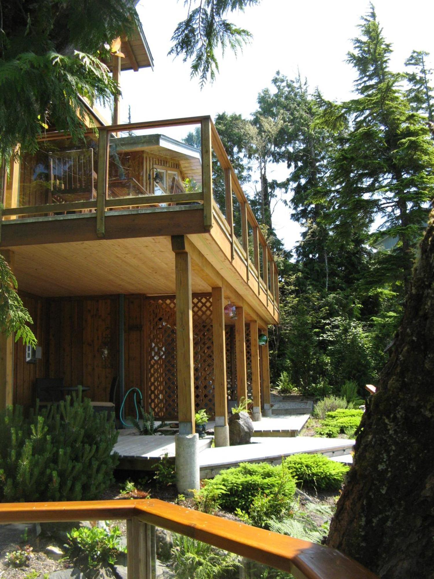 Reef Point Oceanfront Bed And Breakfast Ucluelet Exterior photo