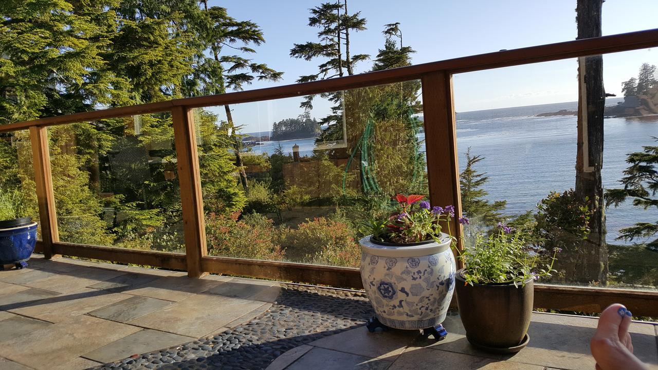 Reef Point Oceanfront Bed And Breakfast Ucluelet Exterior photo