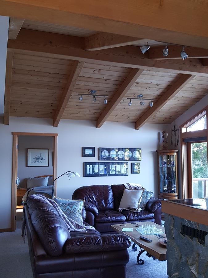 Reef Point Oceanfront Bed And Breakfast Ucluelet Exterior photo
