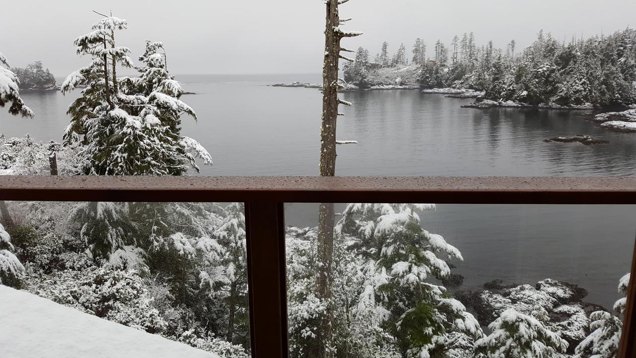 Reef Point Oceanfront Bed And Breakfast Ucluelet Exterior photo