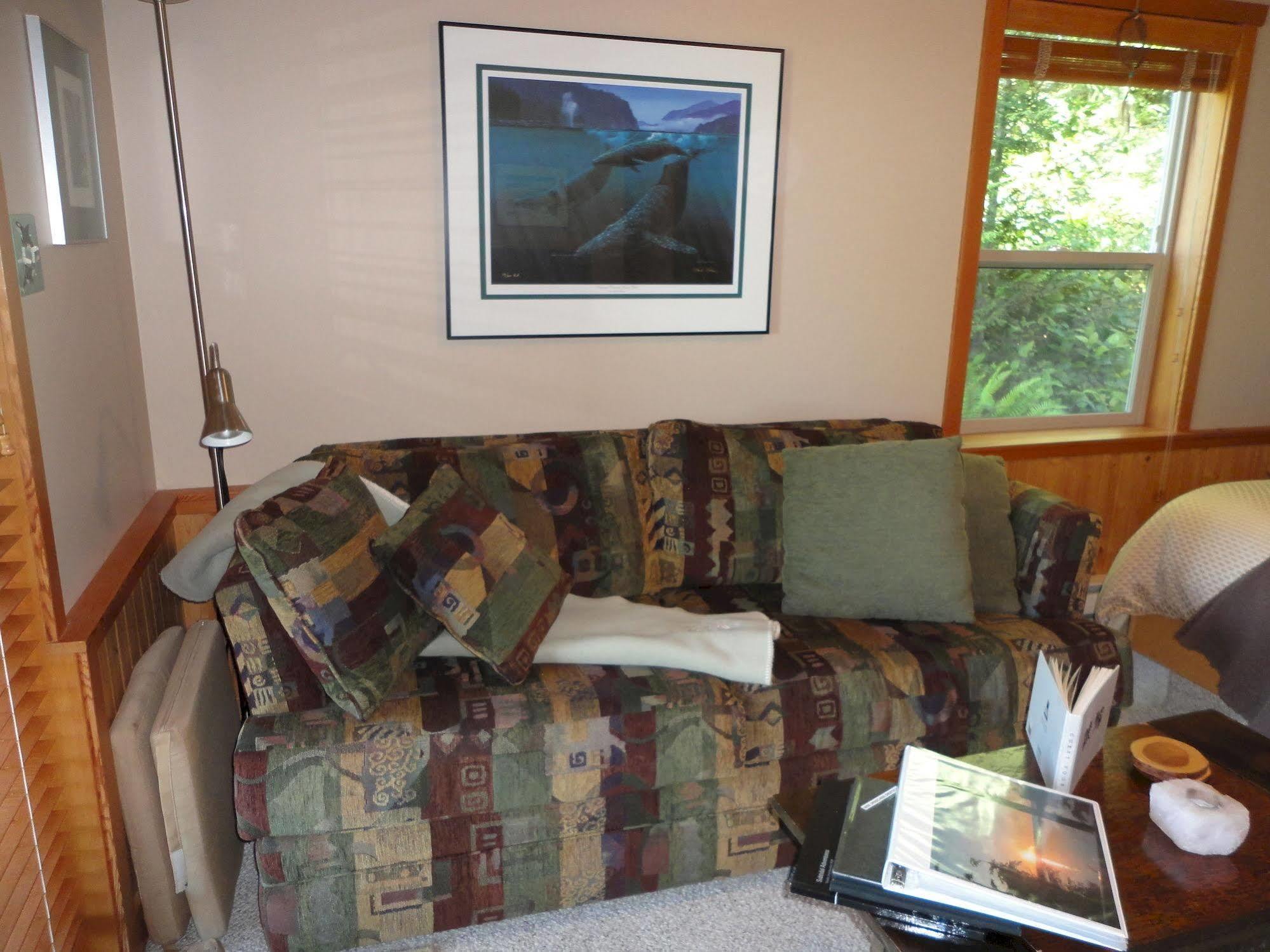 Reef Point Oceanfront Bed And Breakfast Ucluelet Exterior photo