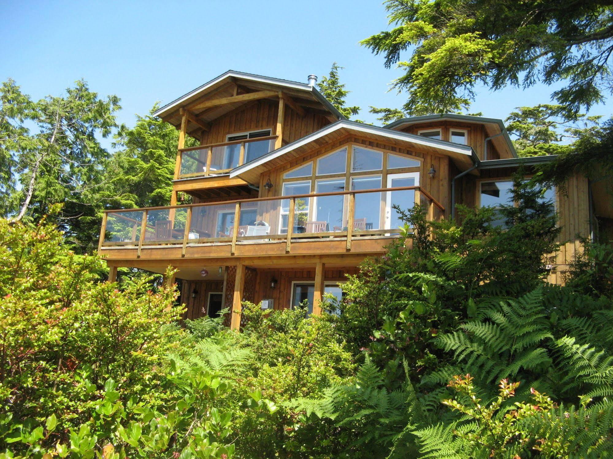 Reef Point Oceanfront Bed And Breakfast Ucluelet Exterior photo