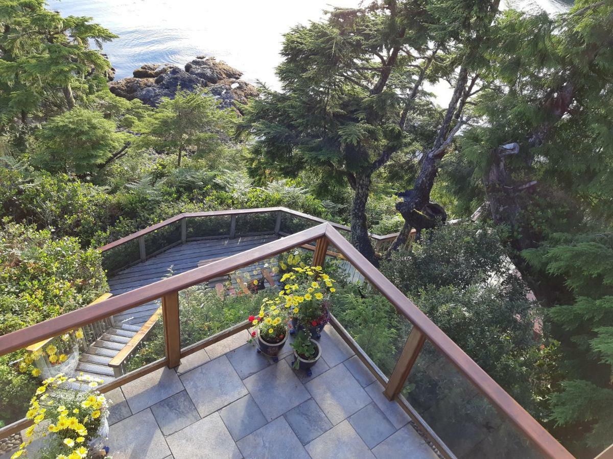 Reef Point Oceanfront Bed And Breakfast Ucluelet Exterior photo